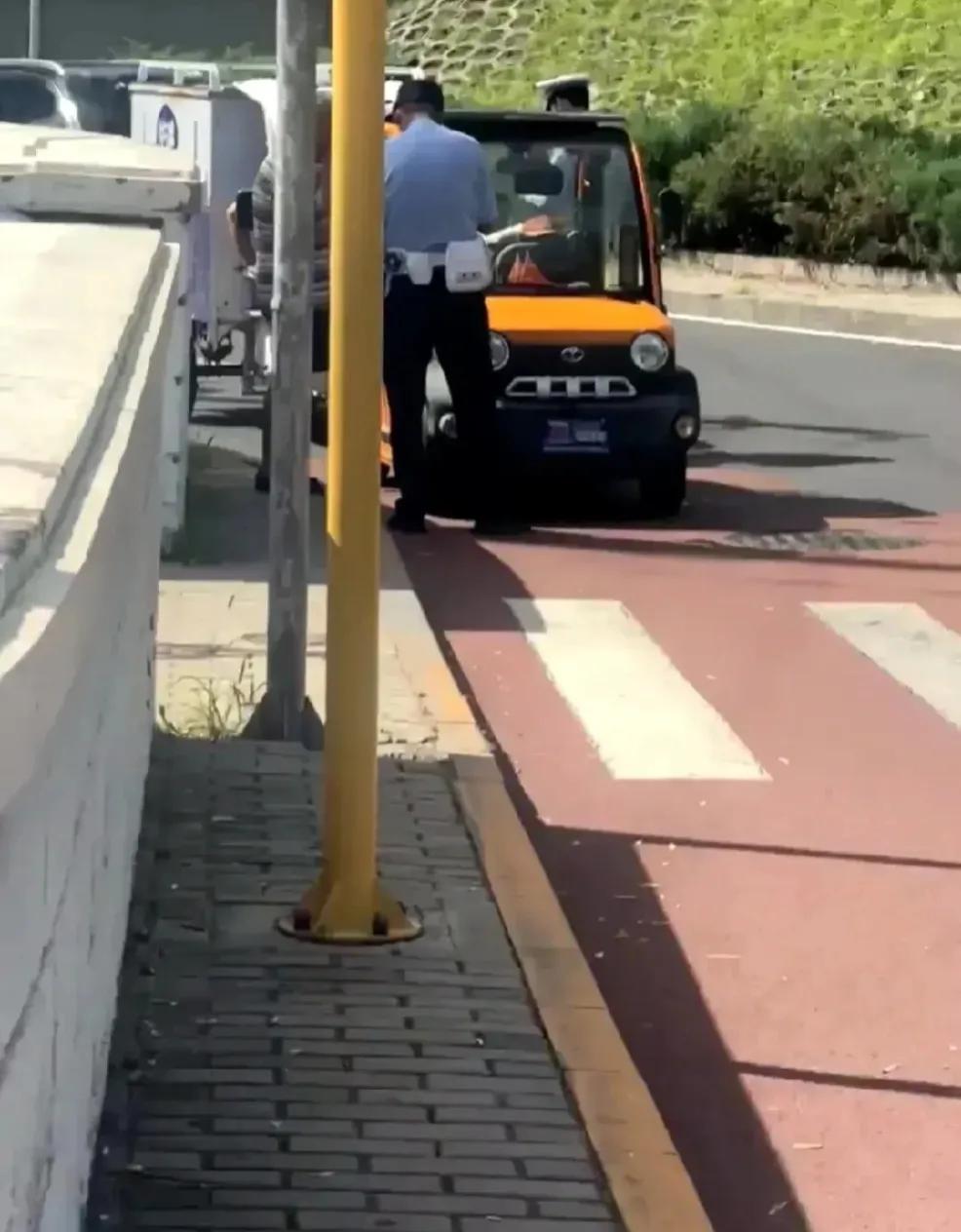 已经有城市已经开始禁止老头乐上路了，济南该不该跟进呢？


目前北京已经规定，从