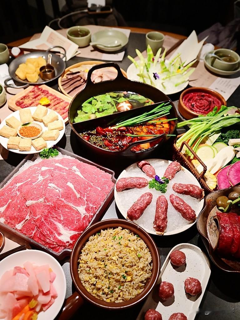 厦门也能吃到非遗草本跷脚牛肉火锅，秋冬进补正当时！

💝跷脚牛肉是四川乐山名菜