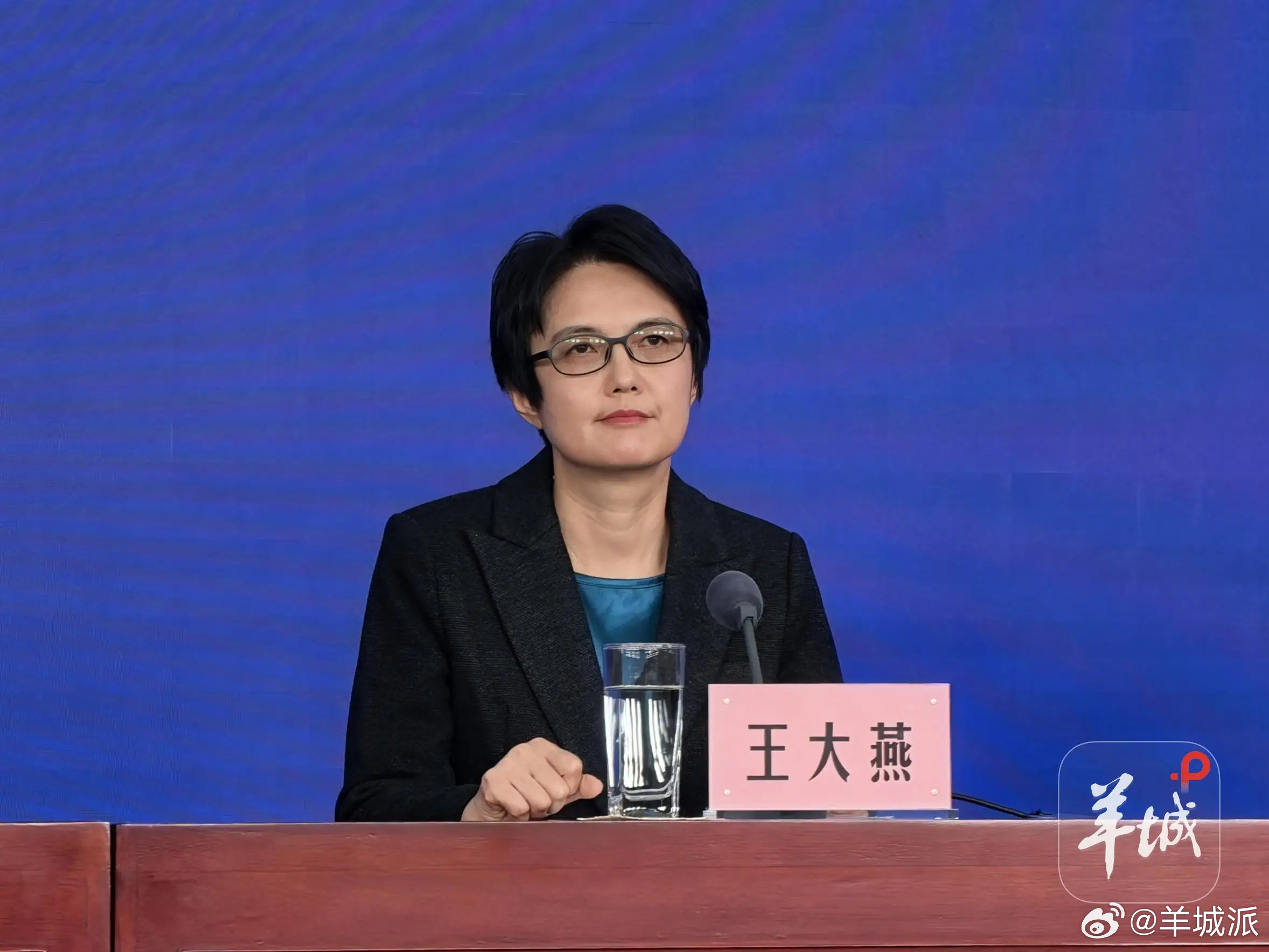 【中疾控：当前全国整体进入流感流行季，呈现南方高于北方态势】11月10日，国家疾