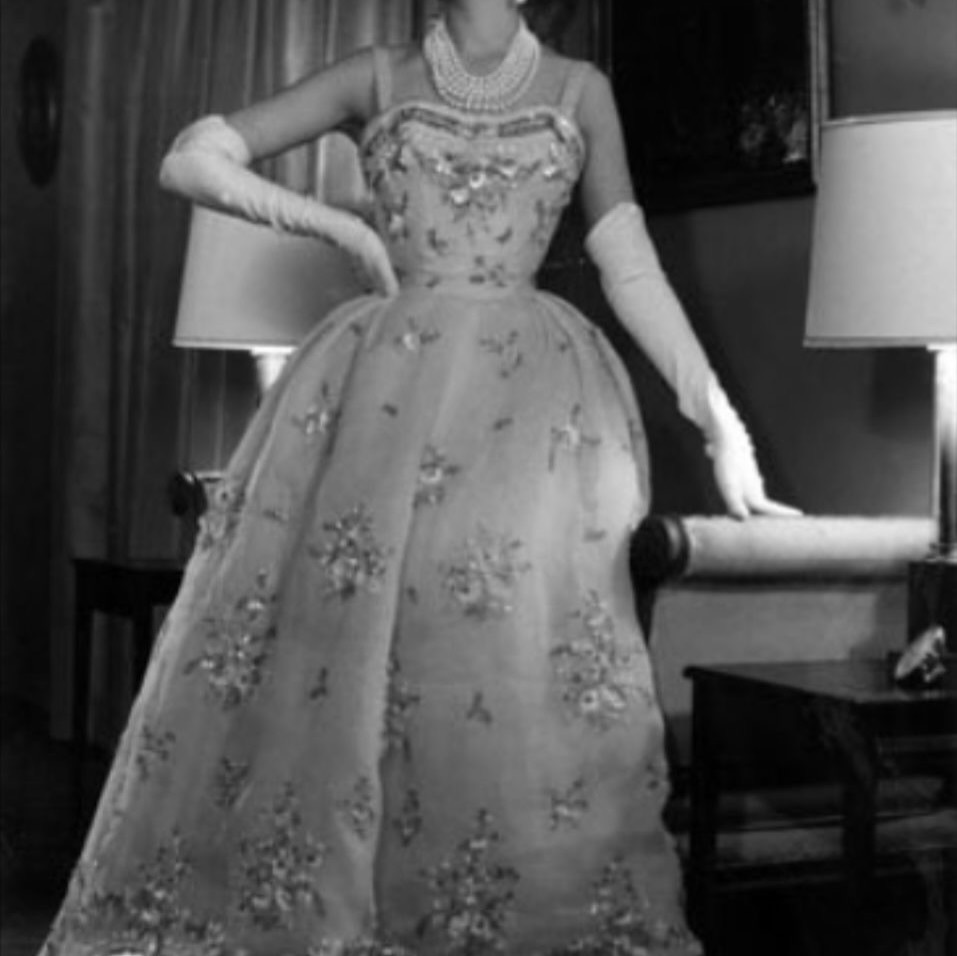 Evening Dress form the 1950s，来自20世纪50年代的