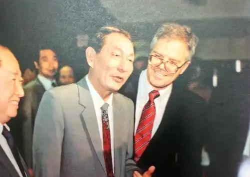 1993年5月，加拿大温哥华，中国银行加拿大分行正式开业。轮到时任国务院副总理的