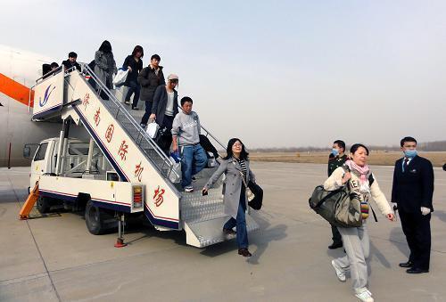 当下，中日关系呈现出颇为紧张的态势，令人瞩目的是，在此情形下，众多中国人纷纷选择