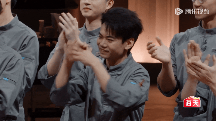 为什么有家长给女儿起名叫若男一饭封神姜宛伶在节目坦然讲述名字背后的成长困境，剖开