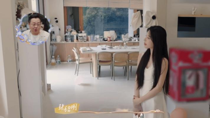 #拍照的人永远不在合照里# 记录了很多美好的瞬间，相信对于小杰来说这也是一件有意