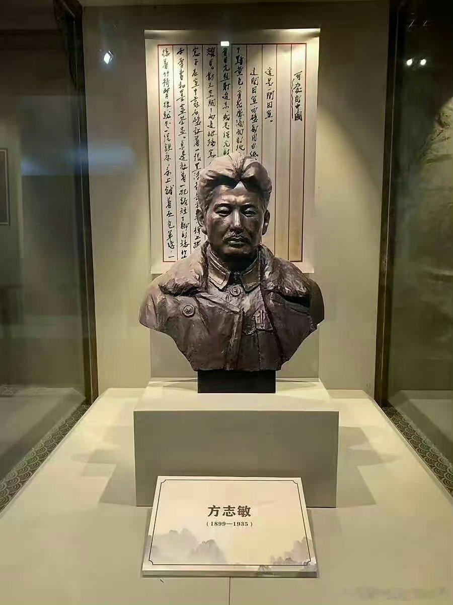 “敌人只能砍下我们的头颅，决不能动摇我们的信仰！” 信仰消灭私有制共产主义   