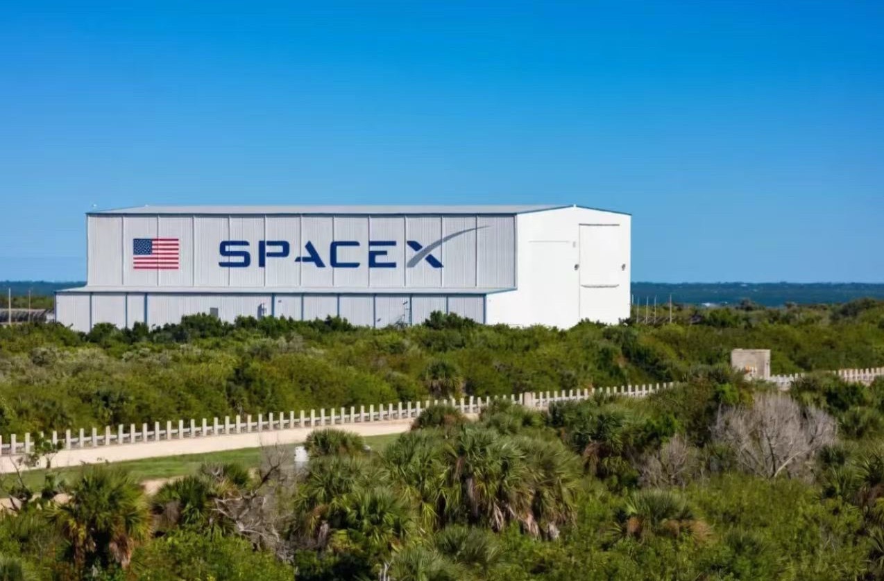 spacex 据外媒报道，为实现为太空算力中心供电的规划，马斯克旗下的太空技术S
