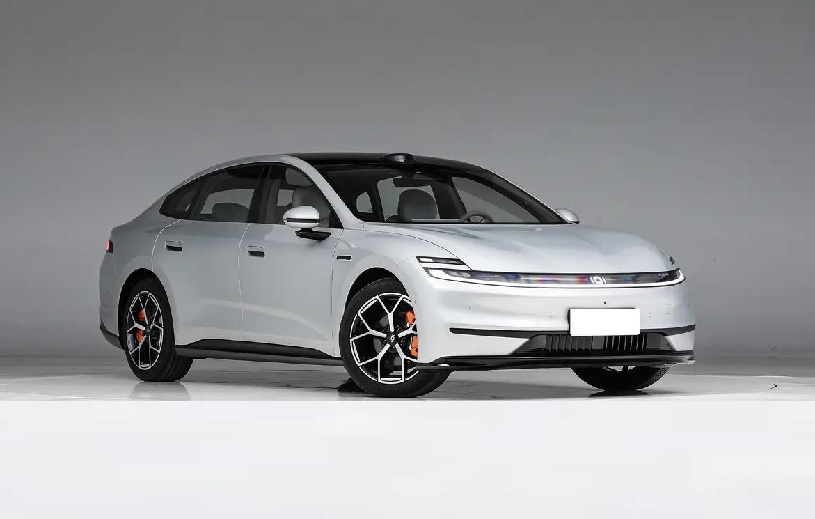 这周有好几款10万左右的新车到来，大家看看有没有想买的。首先是长安启源A06，然