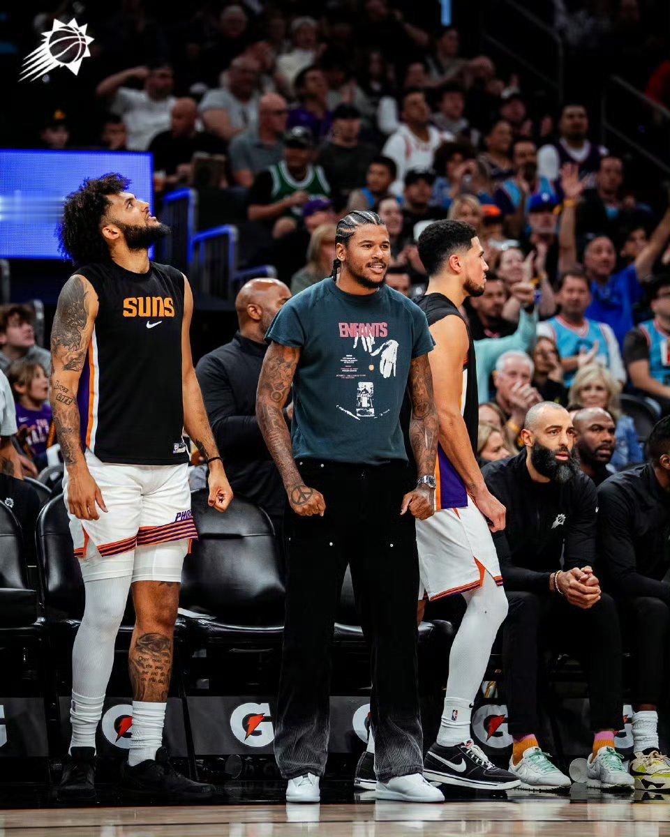 第三节大家看爽了没。利弗斯连续三分，古德温强势2➕1