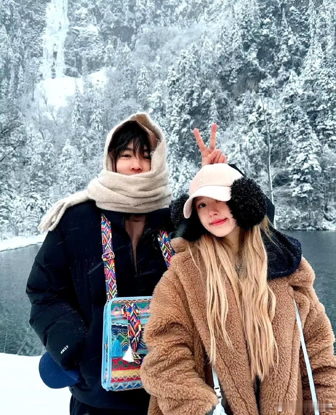 赵露思晒与马伯骞合影，桑稚桑延两兄妹关系真好！久违的兄妹终于又见面啦，两人在《偷