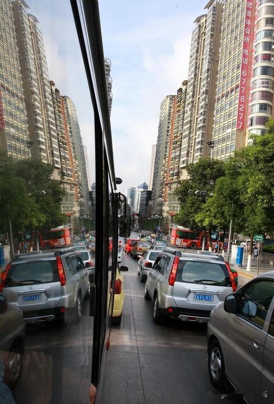 工作只是生活中的一部分，不能为工作不要健康，不要身体，这段有很多40左右岁的，为