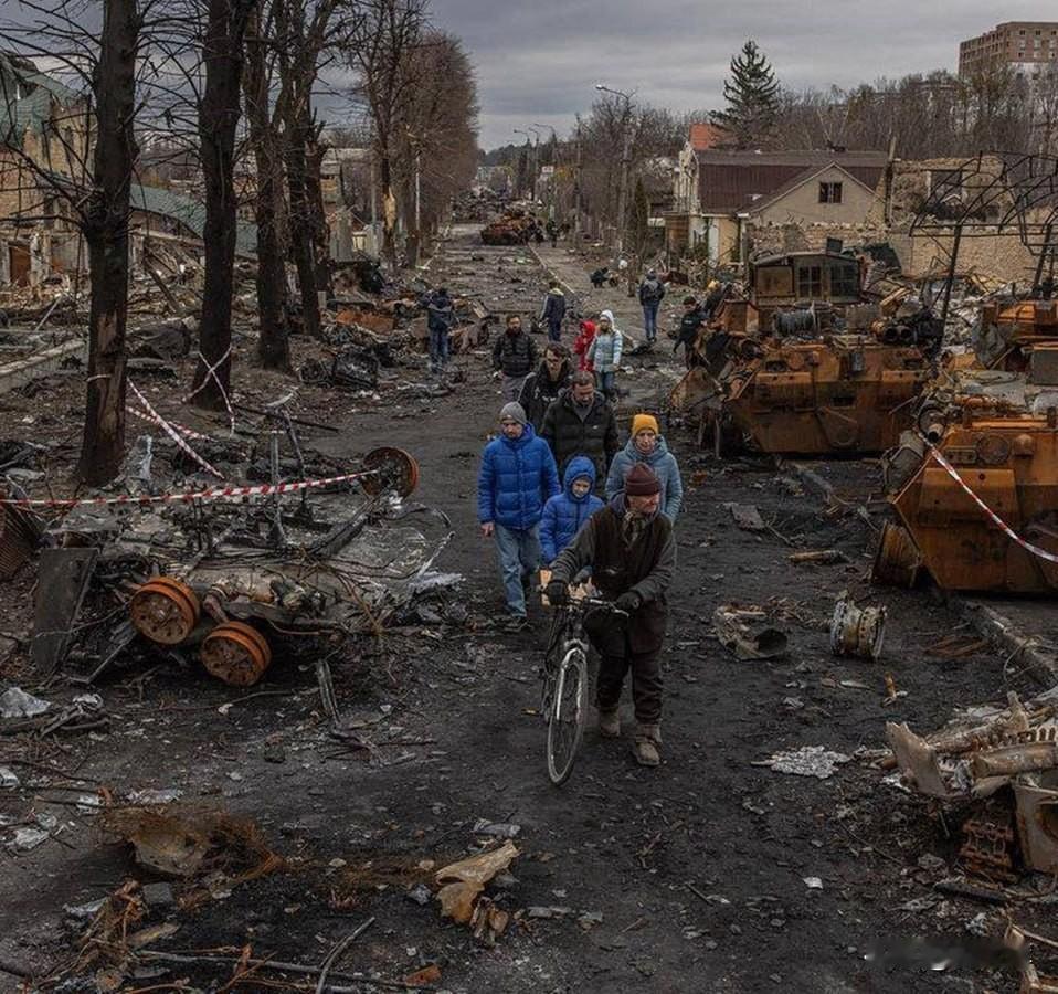 乌方公布冲突平民伤亡，总数或超十万

据乌克兰监察员发布报告称，自俄乌全面开战以