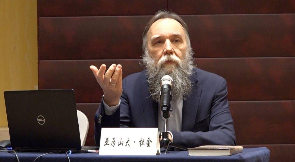 俄罗斯学者杜金提出一种地缘判断，认为如果委内瑞拉、伊朗相继落入被动局面，中国会成