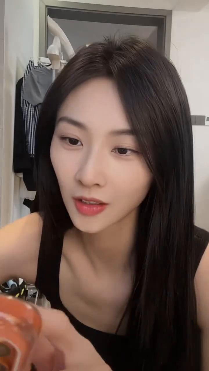 你问的真的是很是时候，现在这个展台约了很多人问我的档期，我现在在回这个事情，因为