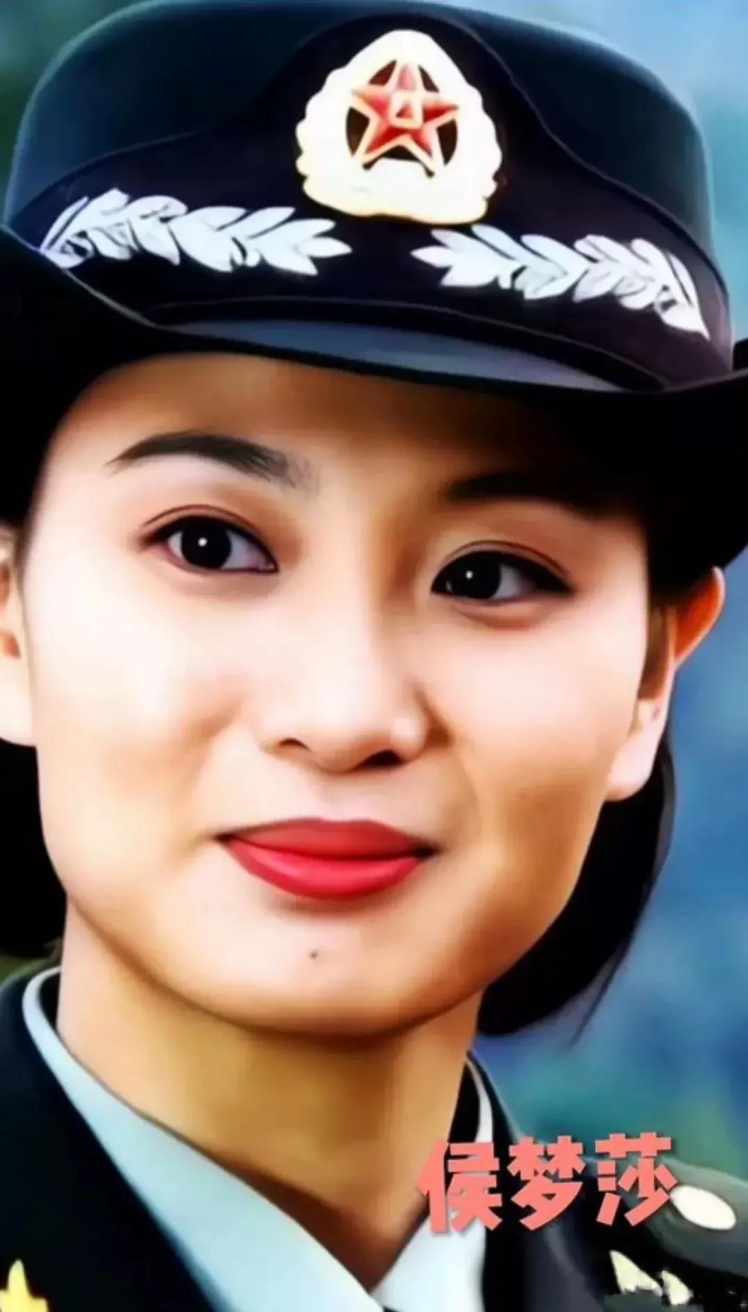她在演艺圈素有“铁娘子”的美誉，在刑侦剧《追捕》中将人民警察不畏邪恶智勇双全的英