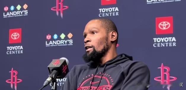 杜兰特绝杀后开喷！直言被太阳“扫地出门”，一记三分复仇老东家
杜兰特绝杀老东家太