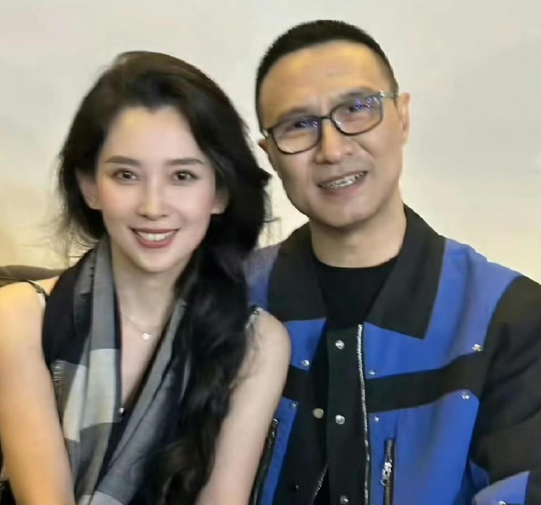 曝汪峰森林北分手 汪峰这“头条体质”绝了，恋情似龙卷风，来得猛去得急。森林北清空