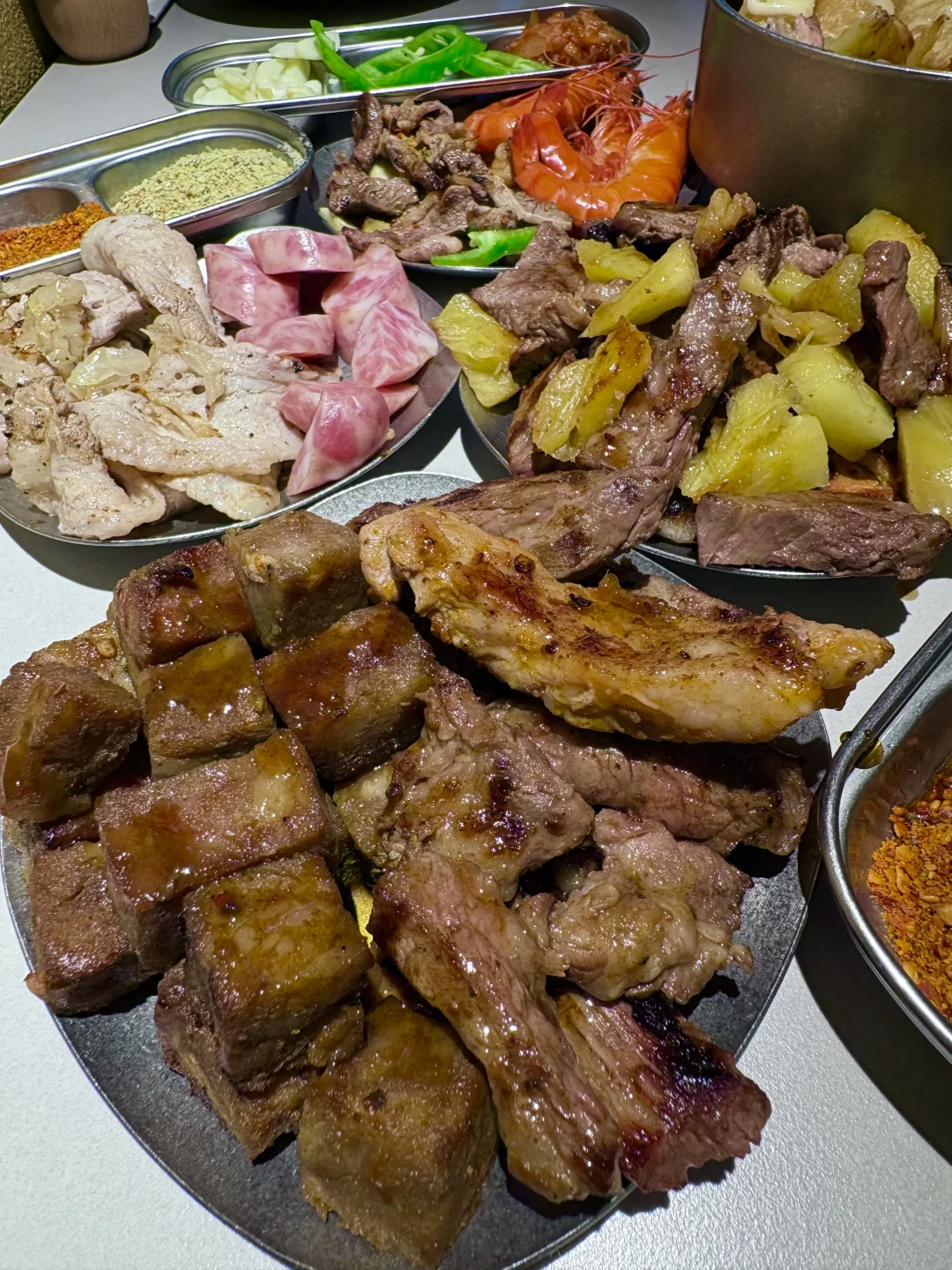 家人们！烟台山这家神仙烤肉店太绝了🏕️