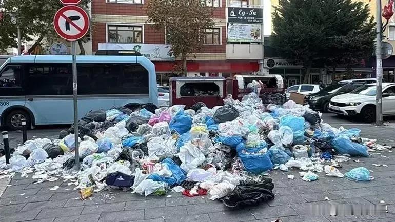 世界级旅游胜地、土耳其最大城市环卫工罢工，垃圾遍地
安卡拉时间11月4日下午，土