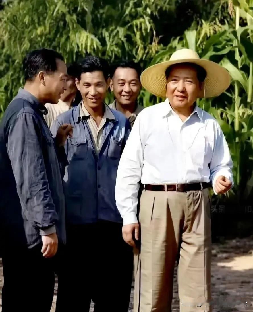 中国共产党建立新中国的初心就是人人有工作，人人有饭吃，人民当家做主人。建设社会主