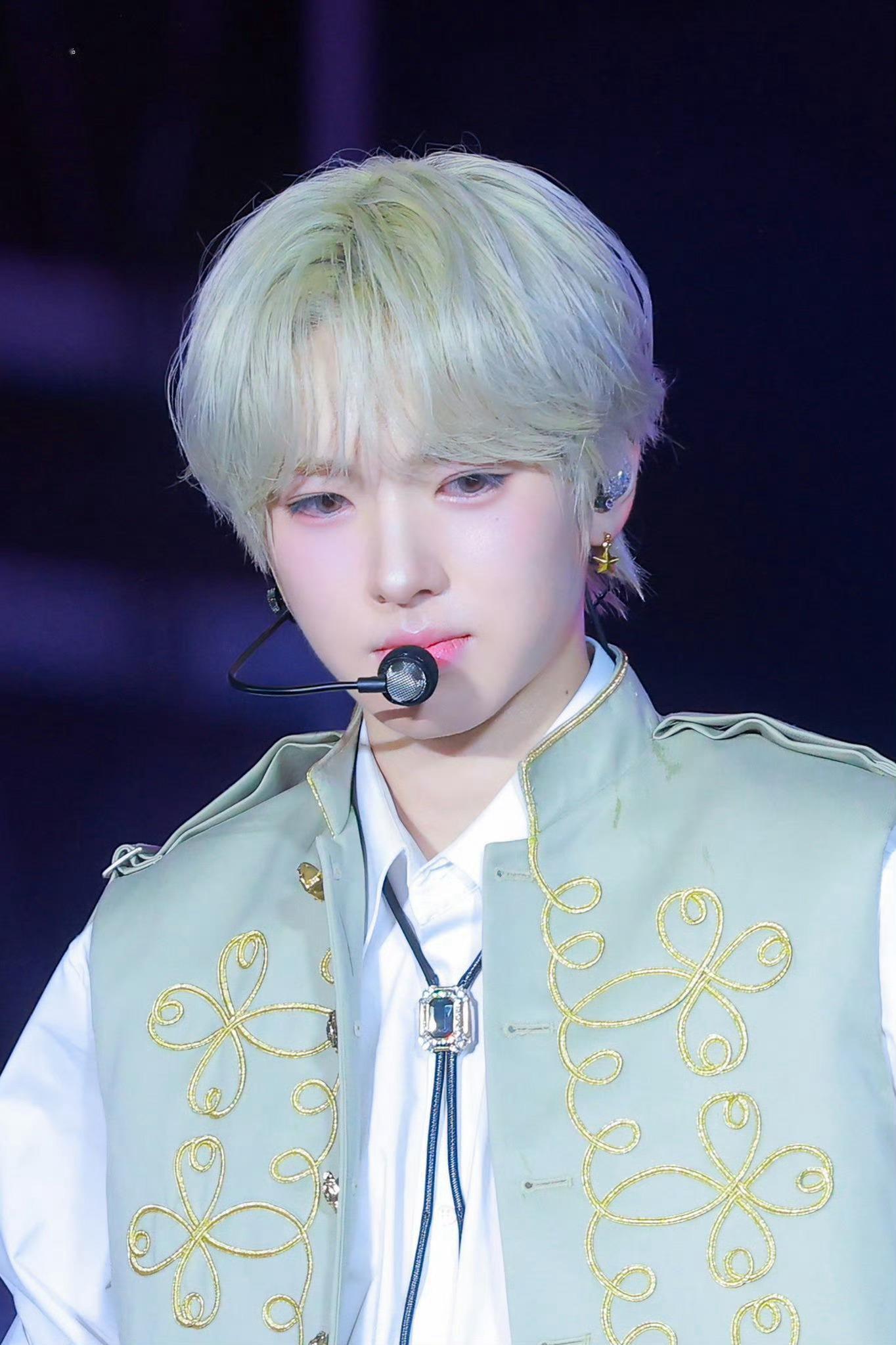 你像天使般伫立在山顶🪽 