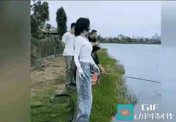 铁练垂波钓巨鳌，回身一笑动江皋。
千竿尽废矶头立，始信人间计更高。