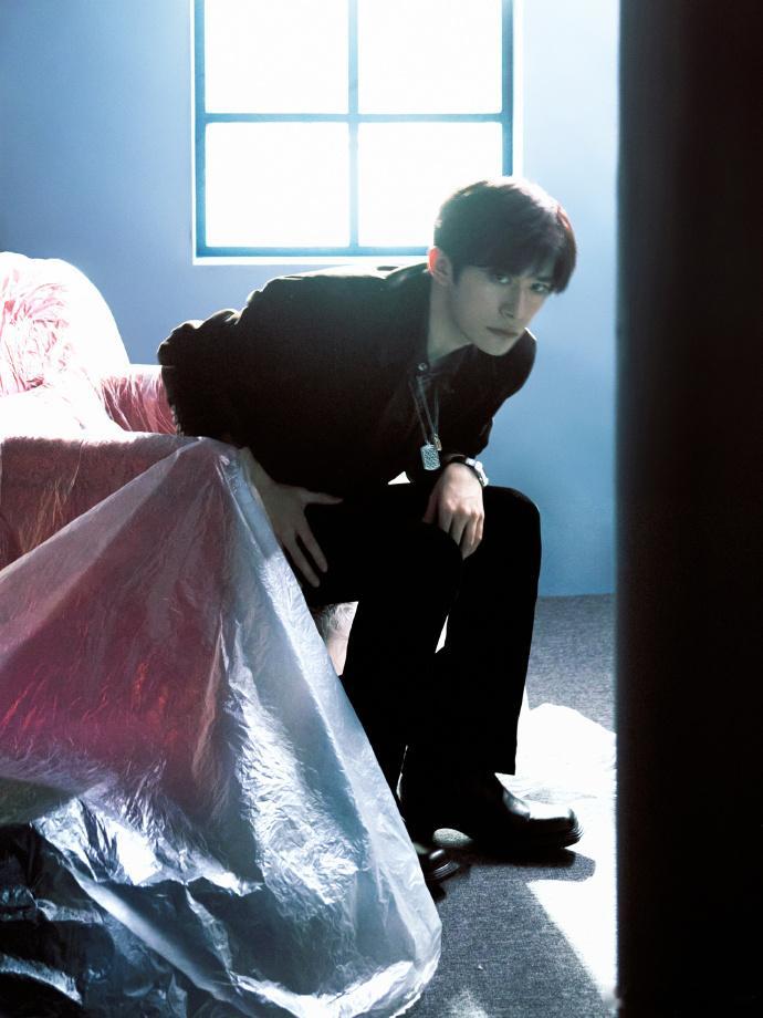 易烊千玺回眸一瞬坠梦百年易烊千玺回眸一瞬坠梦百年，易烊千玺一些自醉时分~易烊千玺