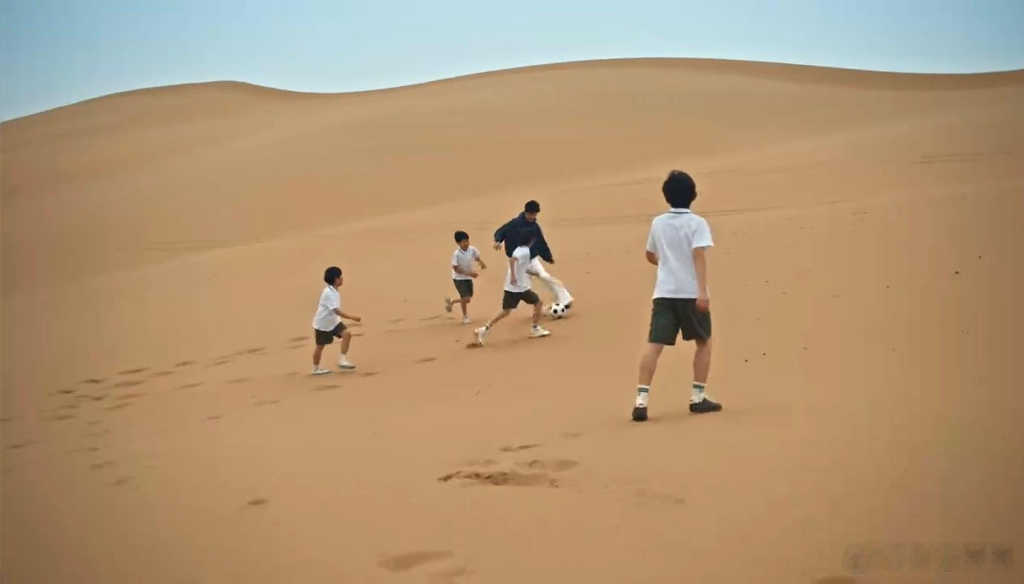 张云龙说这是世界杯级防守无论哪片土地都能孕育更好“来自沙漠的孩子，也能走出属于自