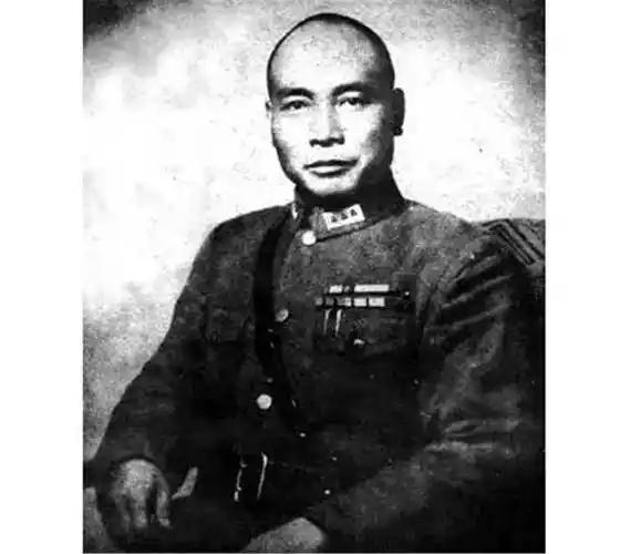 刘昌义这个名字，在国共都是彪悍的存在，同时存在国共双方武装力量的花名册上。
也就