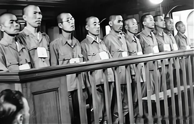 抗日战争胜利后，5600名日军军官和士兵被起诉送上军事法庭，在经过了2200多次