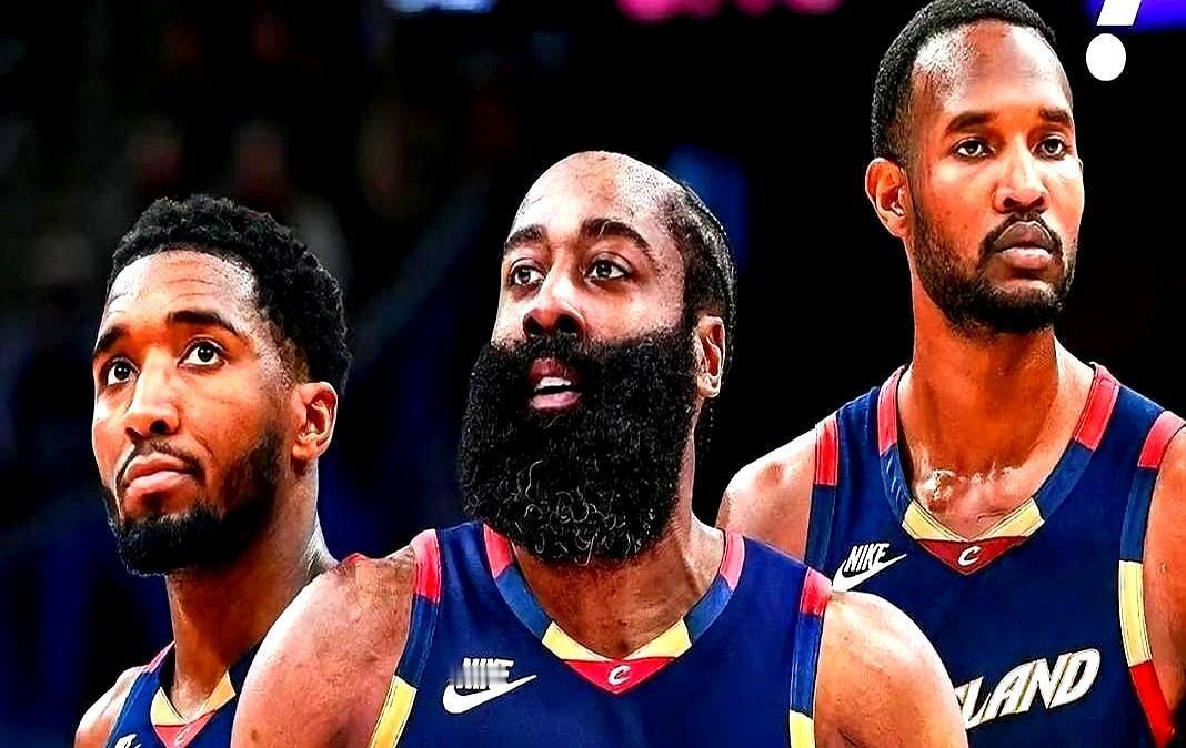 骑士最后两分钟连崩三场 真不是运气差
 
莫布里复出后 底角空得能站开三个人 抬