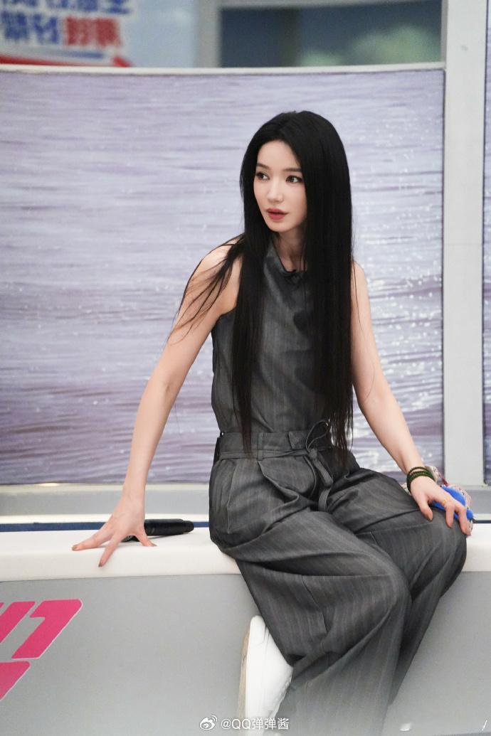 代斯选乌兰图雅是还人情代斯选乌兰图雅的原因  原来代斯选择乌兰图雅，是为了还之前