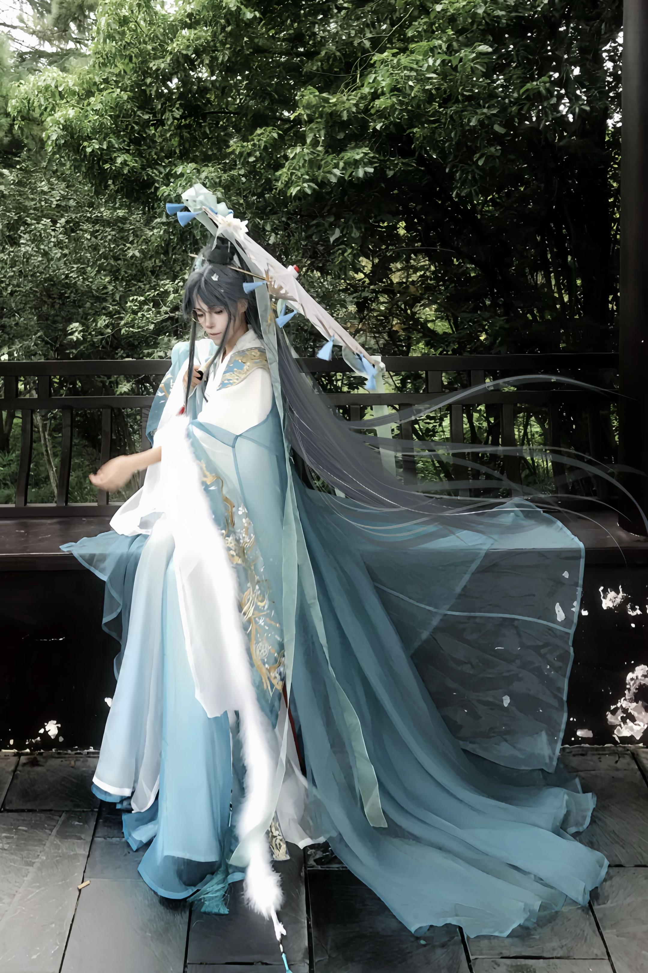 “折戟沉沙秋水溟 繁华落尽君辞去”