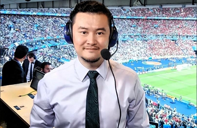 国内足球解说分档:

1、夯爆: 贺炜，段暄，张路，董路

2、顶级: 詹俊，黄