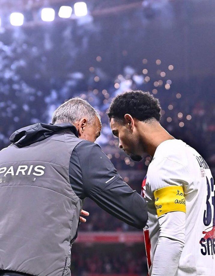 法甲  ℹ️扎伊尔-埃默里又找回了他的笑容！🔙他“重新专注于自身”！他重回正轨