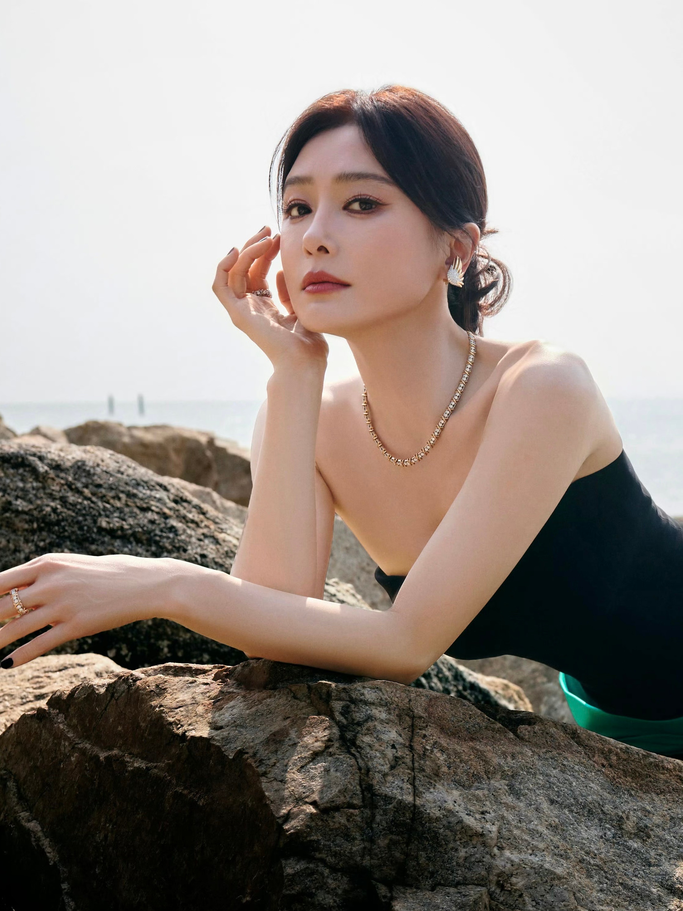 今日尖叫之夜的 Tiffany & Co.战队💎秦岚 in Jean Schl