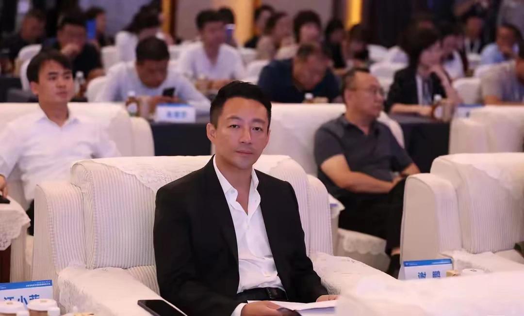 挺好的，这样就不用惦记着了。好好和现任老公好好过日子吧。