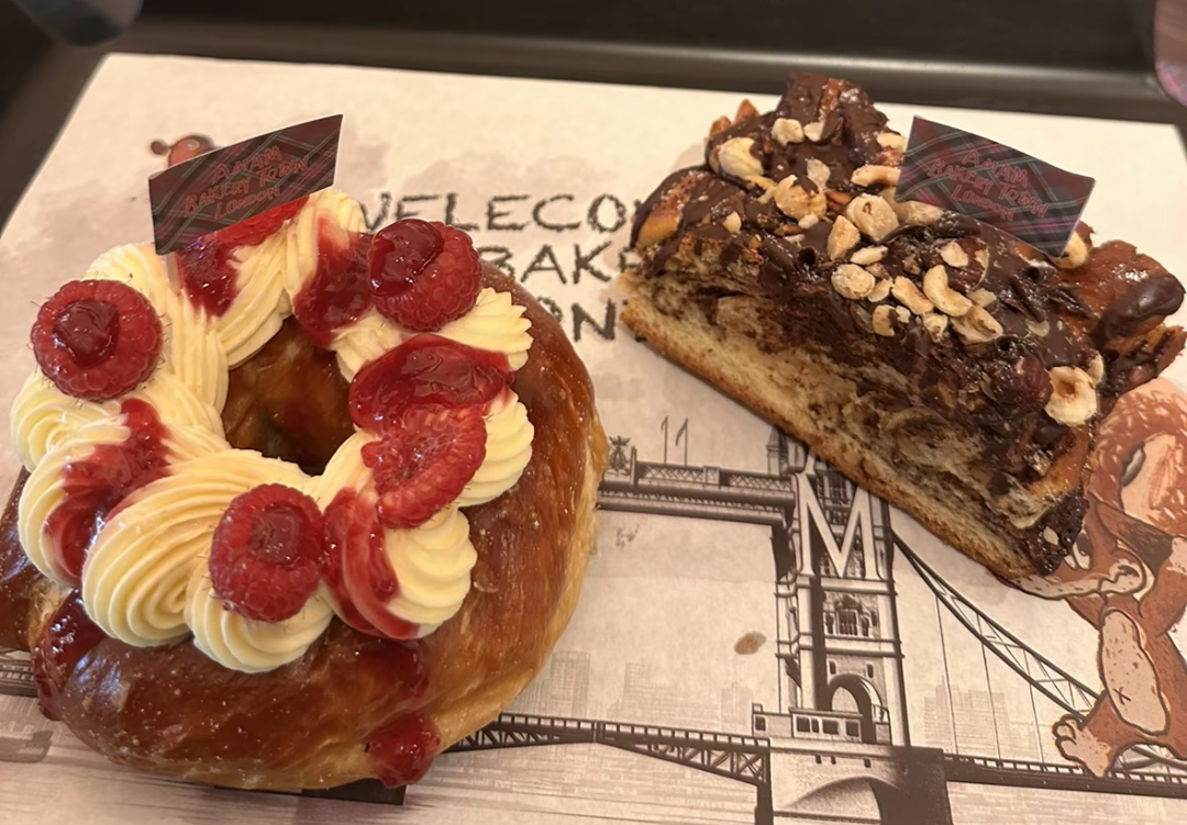 外国人被上海烘焙店震惊 疑似艺术生就业指南？？上海烘焙店才叫做天花板级别，直接刷