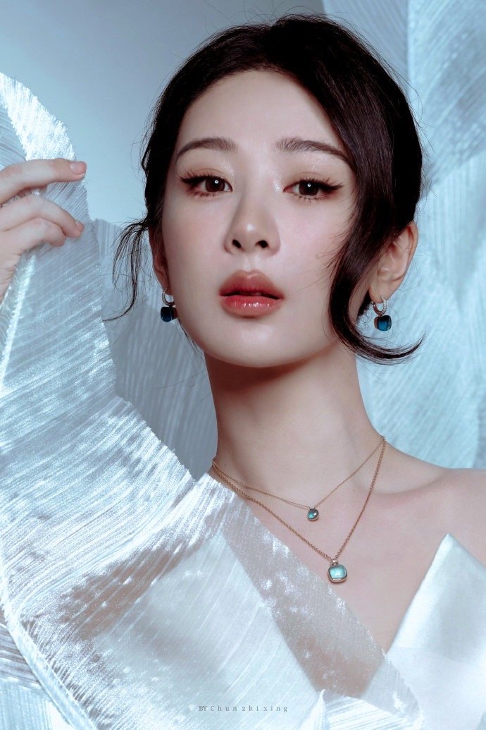 杨紫玉兰花开君再来 💜杨紫董竹君 人生只要两次幸运就好，一次遇见你，一次走到底
