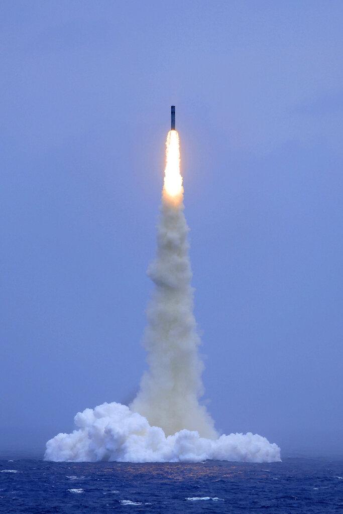7月6日，一枚潜射战略导弹从南海腾空，精准落入南太平洋预定海域。短短一天后，美国