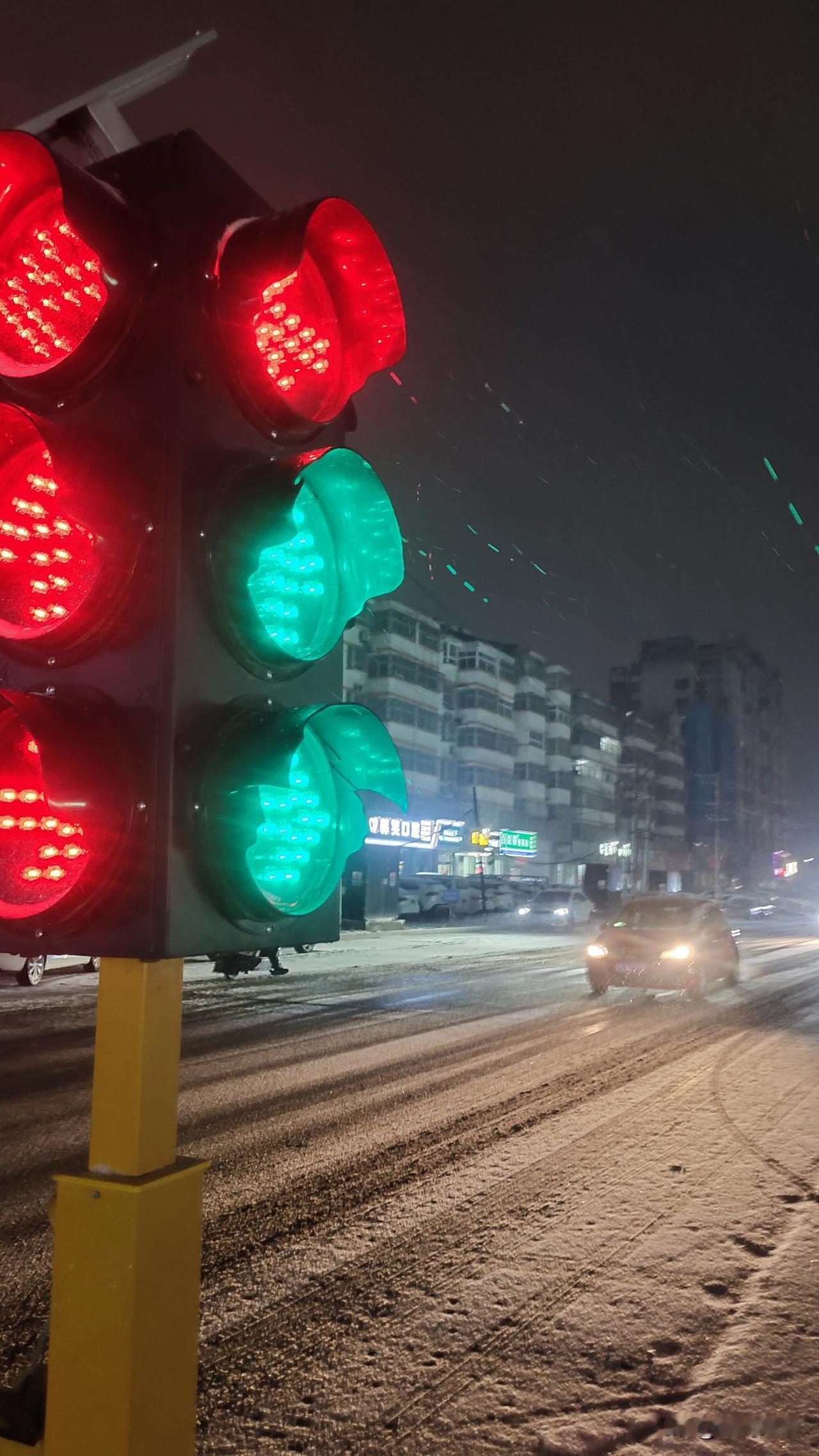 今天的这个降雪，已经连续下了整整一天，现在新的预报看，皖北的雪今晚到明天仍将持续
