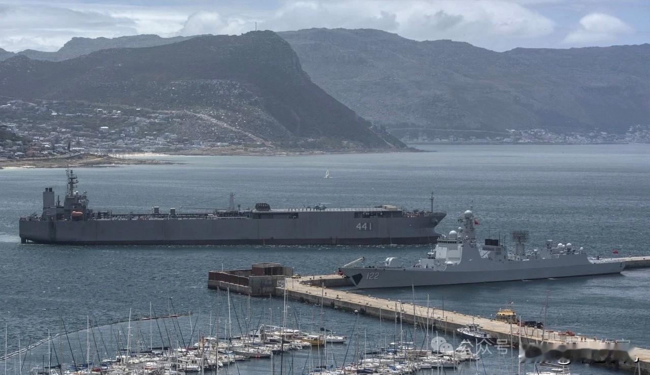 唐山舰首次出国演习，亚丁湾护航+南非联演！唐山舰双线作战，实力不用多说了！

这
