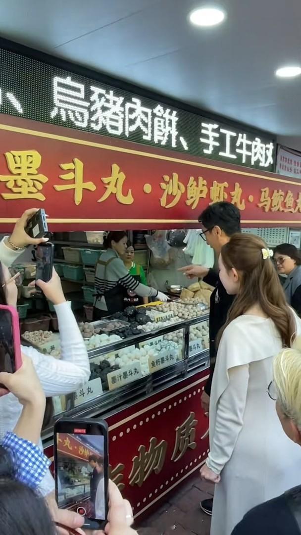 【On.cc】馬德鐘新春襲汕頭帥到令人窒息　女主持揭私下真實一面現年57歲的視帝