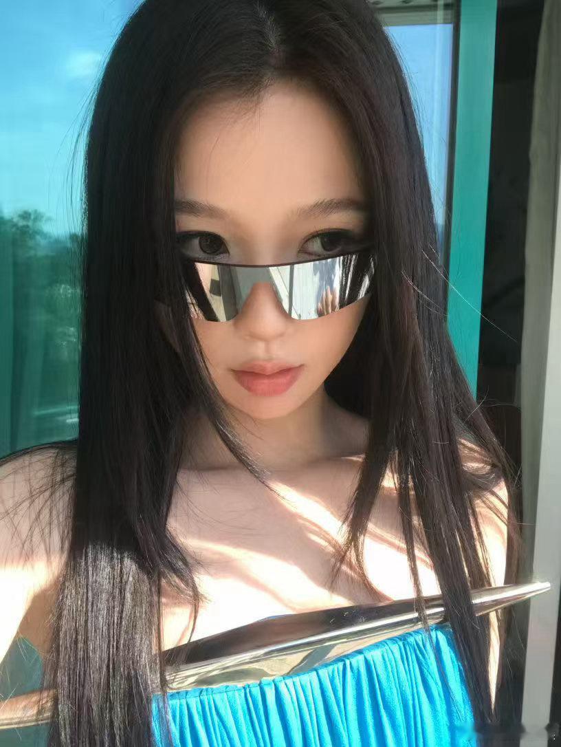 虞书欣戛纳十五宫格虞书欣戛纳营业虞书欣戛纳营业，十五宫格，