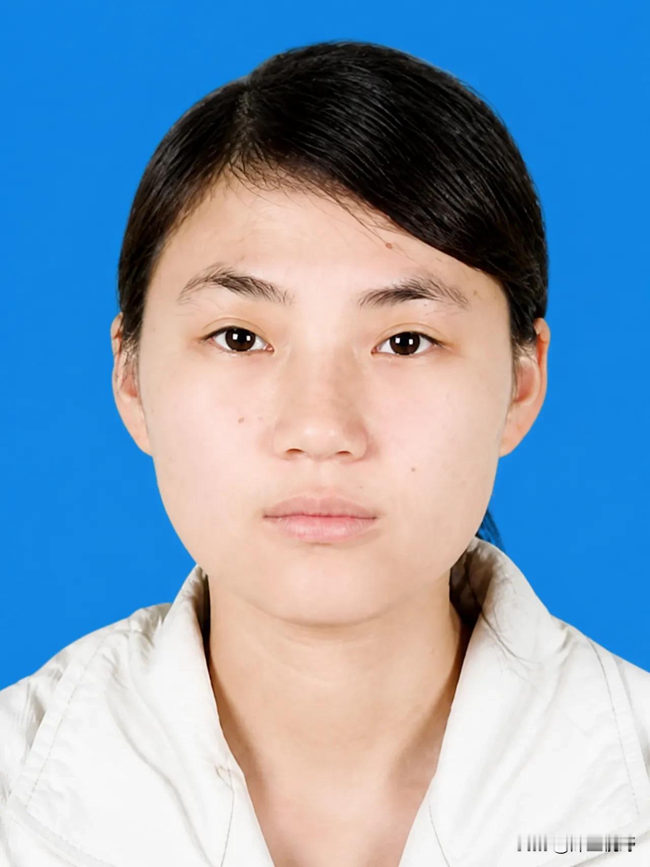覃健，女，土家族，1985年10月生，牺牲前系广东省东莞市横沥镇培英小学教师。2