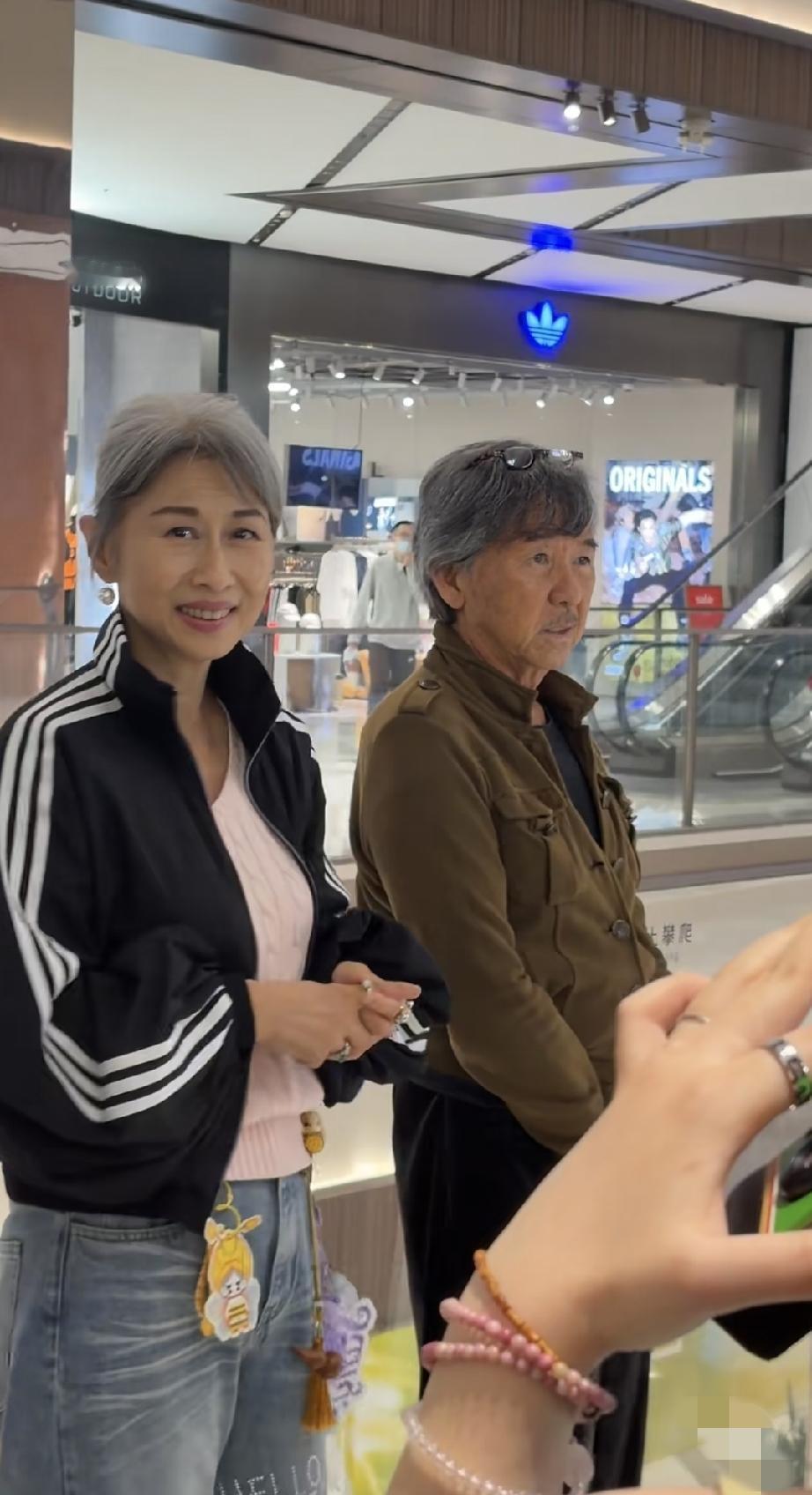 79 岁的林子祥 65 岁的叶倩文，相伴 36 年，两人低调的爱情故事，让人羡慕