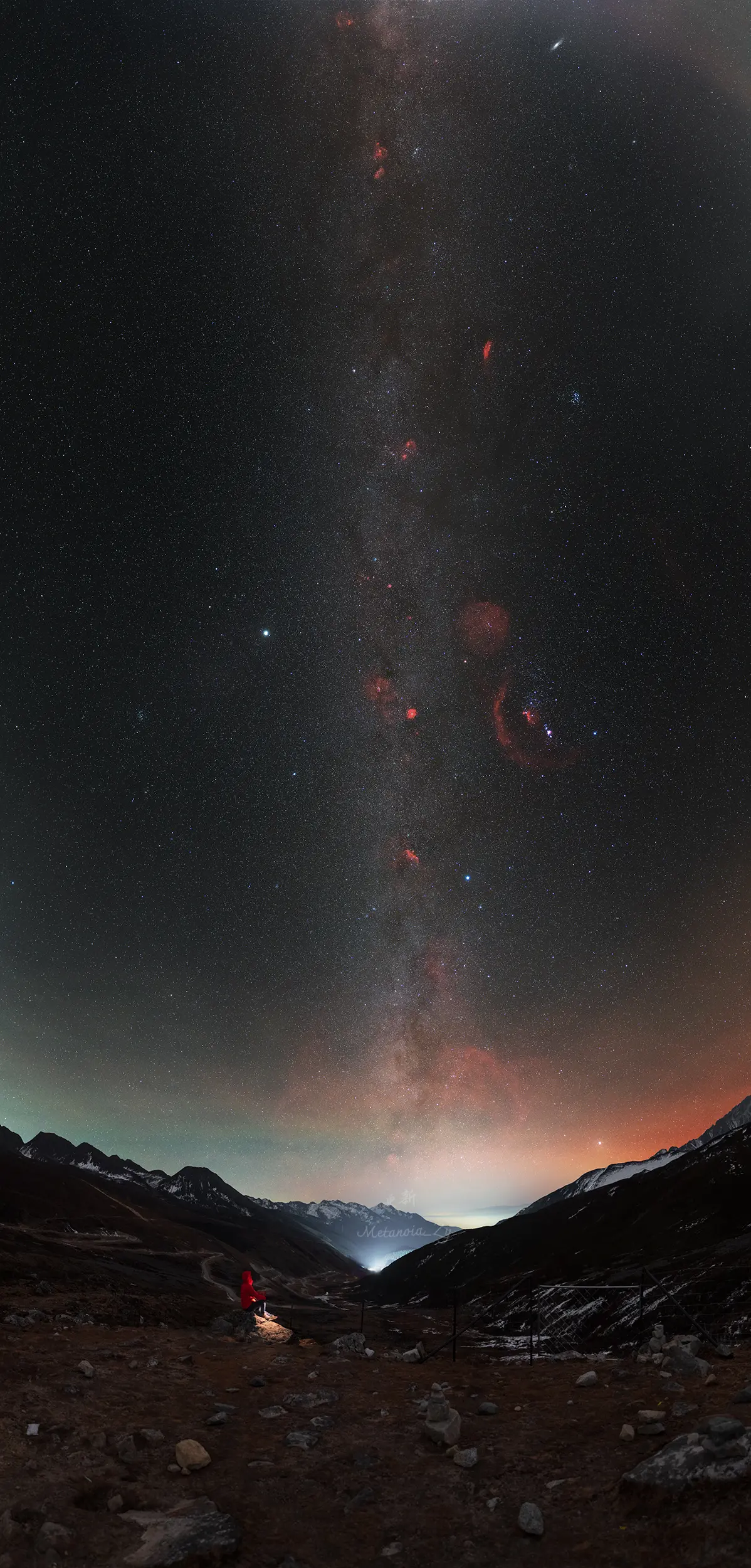 星落雅家梗。山巅坐看星河入梦 器材: 尼康Z6改机+ Z20 1.8s...