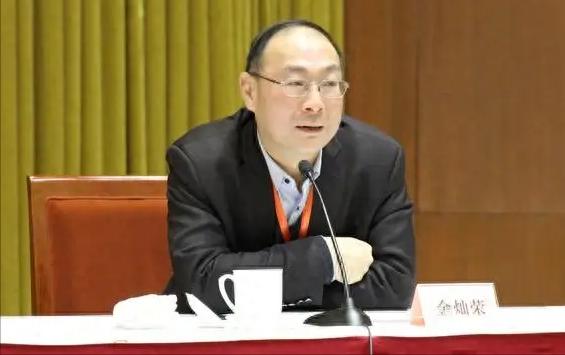 8月31日下午，中国人民大学教授金灿荣突然在社交平台发问：樊振东、朱婷这样的顶尖