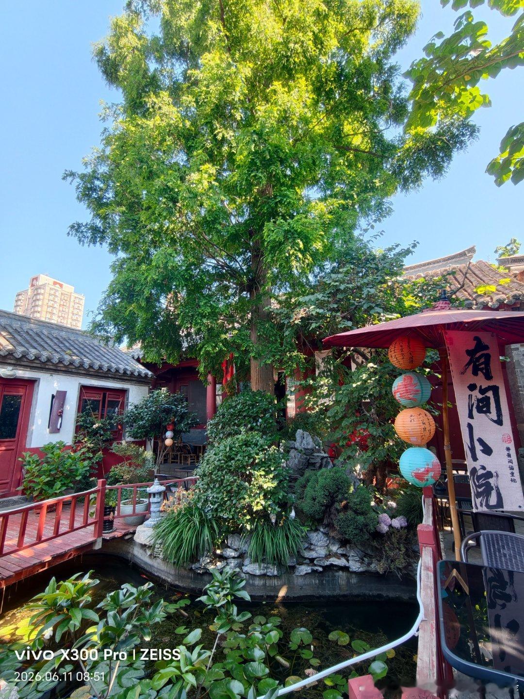 年少总厌烦父母絮絮叮嘱，把朝夕陪伴当作理所应当。When young, we a