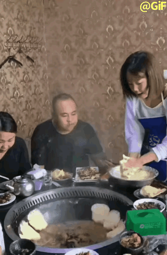 在本店消费，送一次免费覆面膜[强]