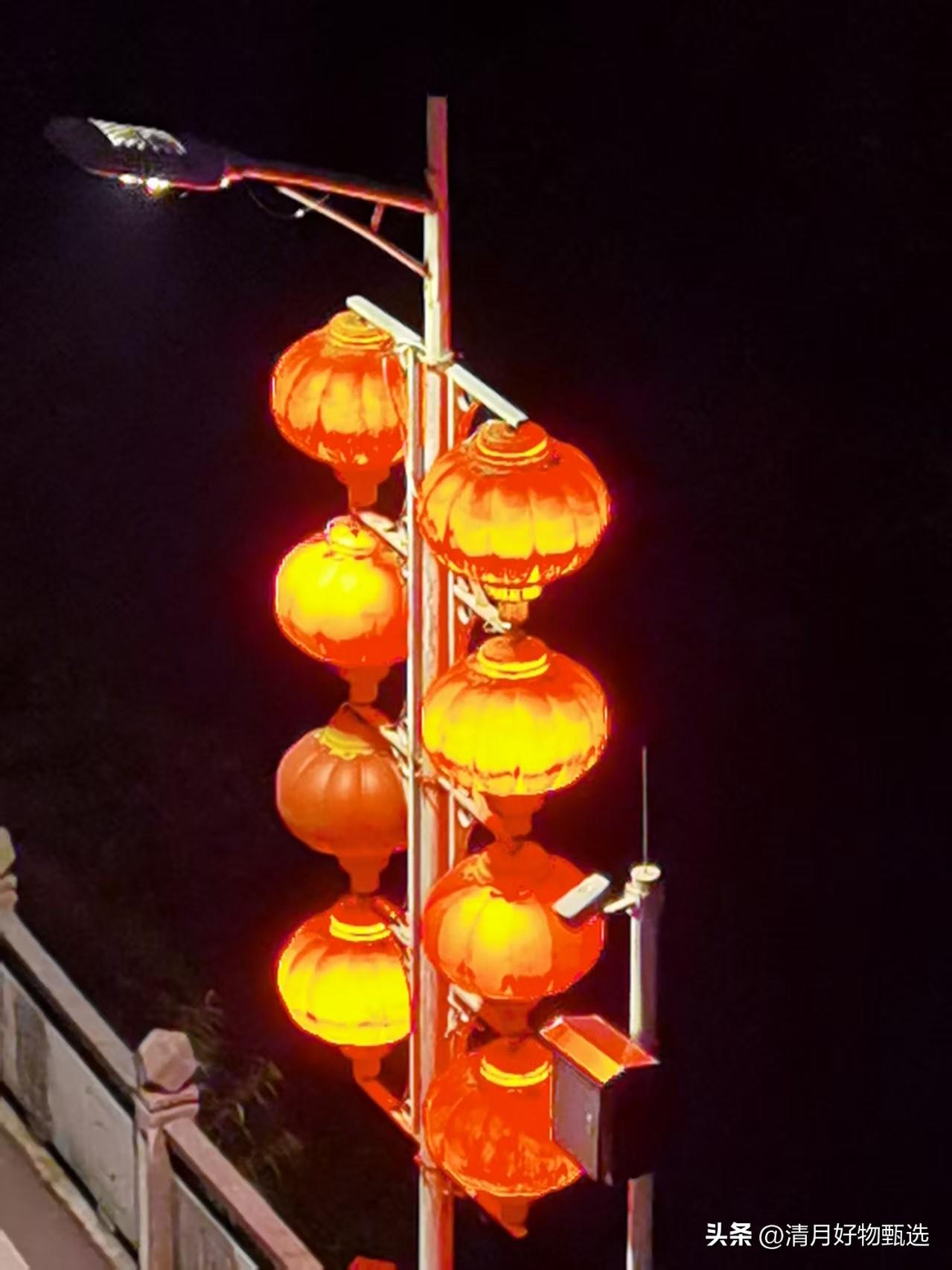 小山村的元宵节往往保留着最传统、最纯粹的年味，热闹隆重的庆祝活动一定让人感受到浓